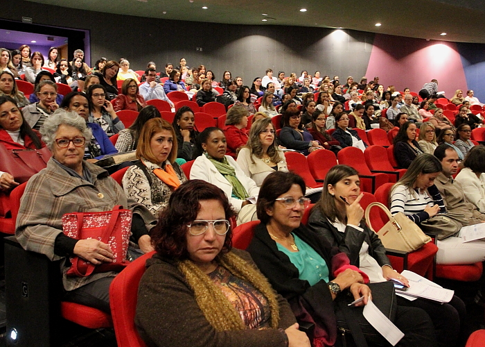 Palestra_Abuso_Crianca_Cris_Reis